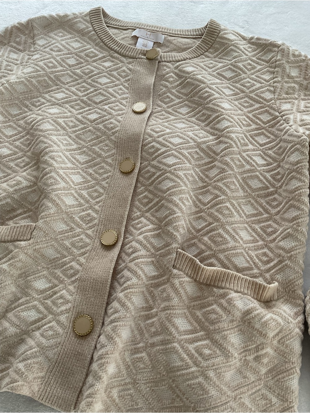Halston Women’s M Beige Geometric Knit Cardigan Gold Button Pocket Sweater - Picture 5 of 11